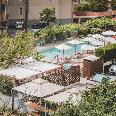 Residence Holidays Пьетра-Лигуре Экстерьер фото