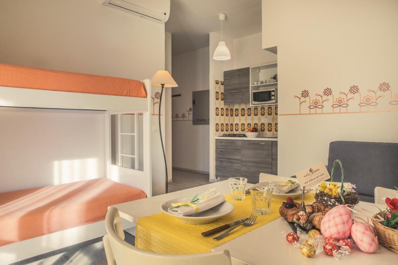 Residence Holidays Пьетра-Лигуре Экстерьер фото