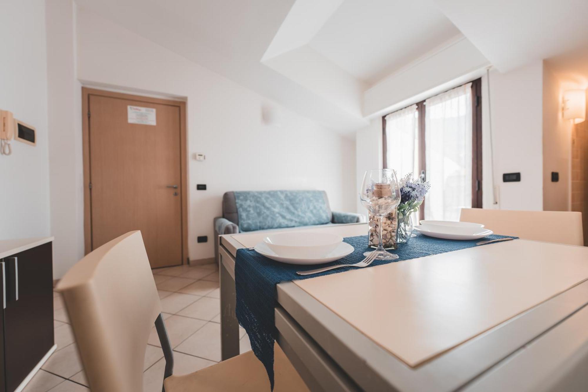 Residence Holidays Пьетра-Лигуре Экстерьер фото